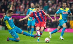 Liga niemiecka: Gol Roberta Lewandowskiego i wygrana Bayernu