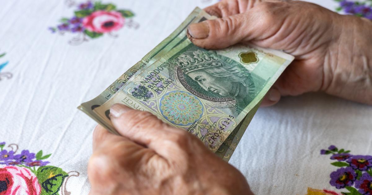Jest więcej pieniędzy dla emerytów w 2026. ZUS podaje nowe kwoty 13. i 14. emerytury