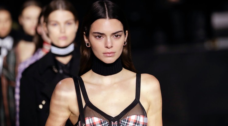 Kendall Jenner a 2020-as London Fashion Week-en