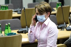 'Polska zyskuje na pandemii'. Burza w sieci. Emilewicz przeprasza