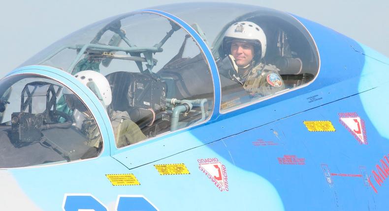 A US Air National Guard pilot in the back seat of a Ukrainian Su-27 during exercise Safe Skies in July 2011.US Air Force/Tech. Sgt. Charles Vaughn