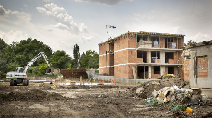 Bezuhantak az építőipar és nem is látni, hogy javulna a helyzet / Képünk illusztráció: Pozsonyi Zita