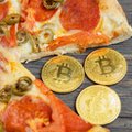 Dwie pizze sprzed 11 lat warte teraz 600 mln dol. Szaleństwo na bitcoinie trwa