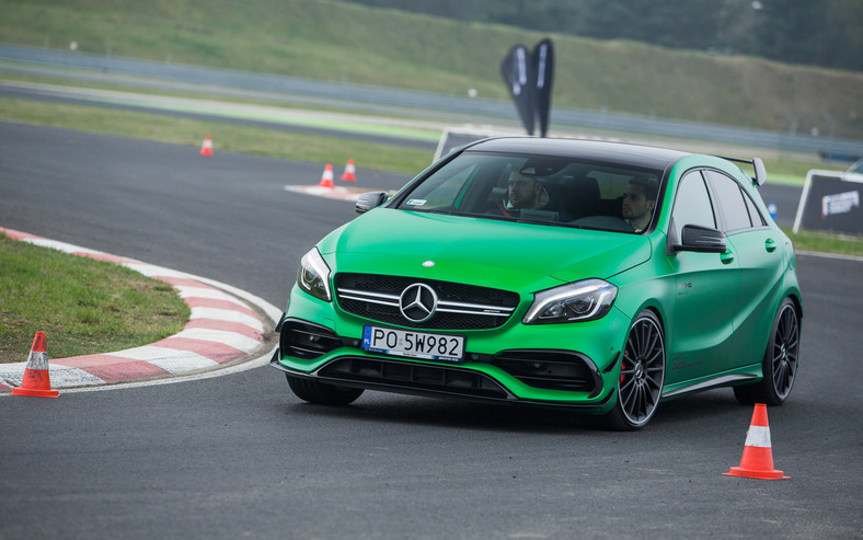 Pokaz mocy i prezentacja nowości – rozpoczęcie nowego sezonu AMG Driving Academy