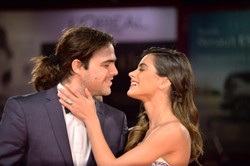 Prywatnym odrzutowcem do Wenecji. Tak Violetta wspierała ukochanego [ZDJĘCIA]