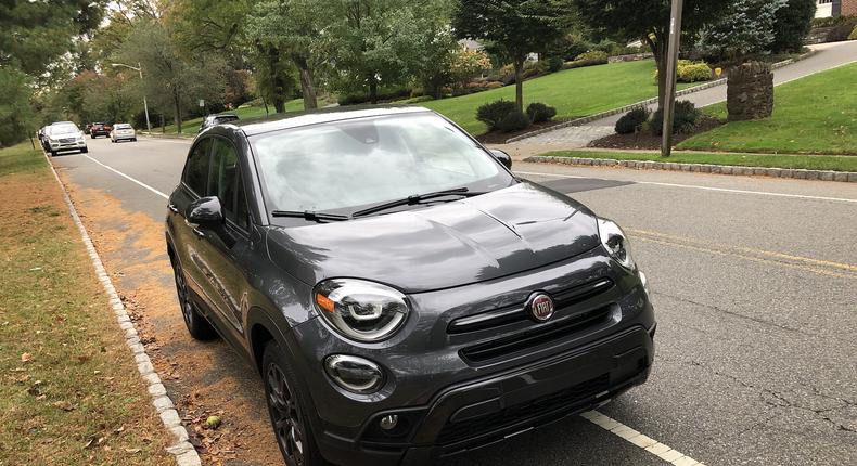 Hello, Fiat 500X! My tester tipped the price scale at $32,755, well up from the base sticker of $25,995. The color? A handsome Grigio Moda (Graphite Grey Metallic).