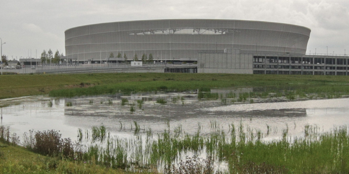 Dziura przy Wrocławskim stadionie