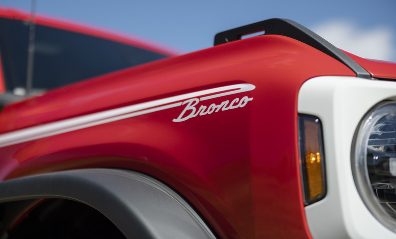 2023 Bronco Heritage Edition Race Red 06