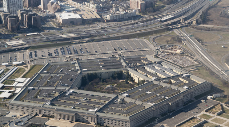 A Pentagon 2004 óta 144 olyan azonosítatlan repülő jelenséggel találkozott. /Fotó: Northfoto