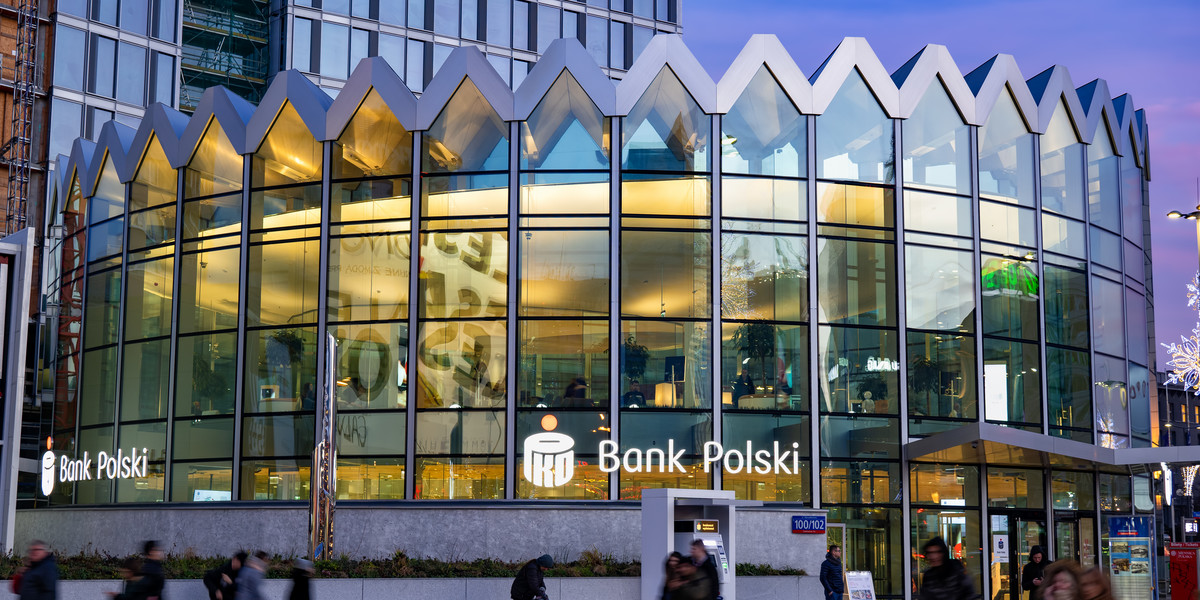 "PKO Płacę później" to nowa usługa największego polskiego banku
