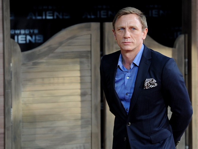 Daniel Craig