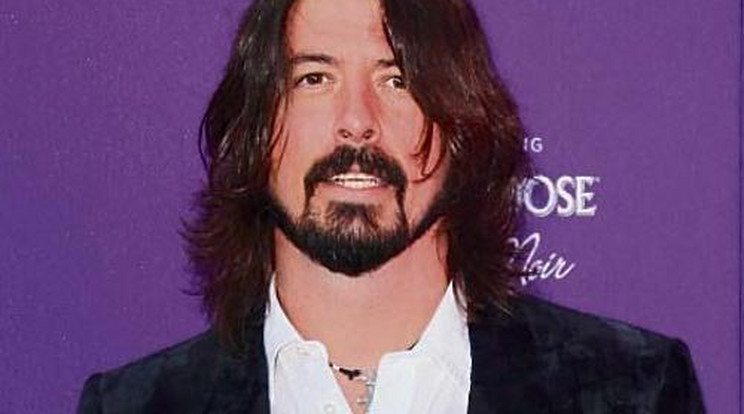 Gyászolót sértegetett Dave Grohl