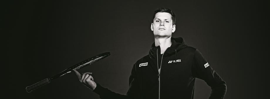 Hubert Hurkacz - 24-latek, najwyżej notowany polski tenisista w światowym rankingu ATP. Jako junior dotarł do finału w grze podwójnej w Australian Open w 2015 roku. W 2018 roku zakwalifikował się do finałów Next Gen. W 2019 wygrał swój pierwszy turniej kategorii ATP Tour w Winston-Salem. Obecnie zajmuje 13. pozycję w rankingu ATP.