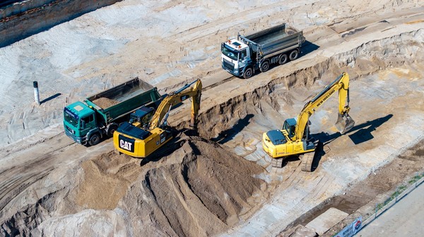 Na placu budowy zakończono już prace ziemne i wykonano wykop pod zbiornik. 