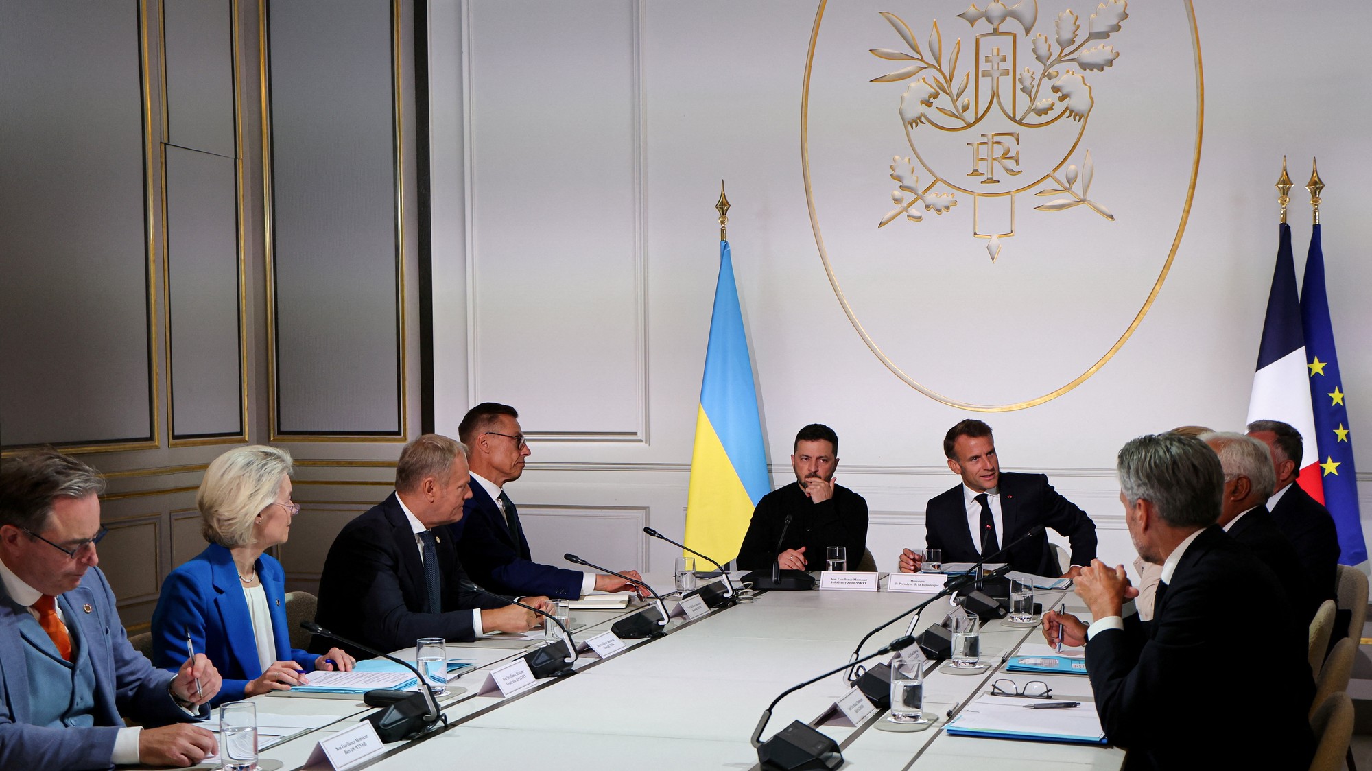 Koalícia ochotných na summite v Paríži