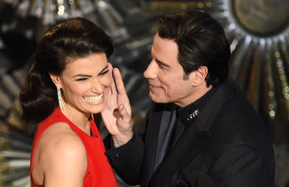 Idina Menzel i John Travolta