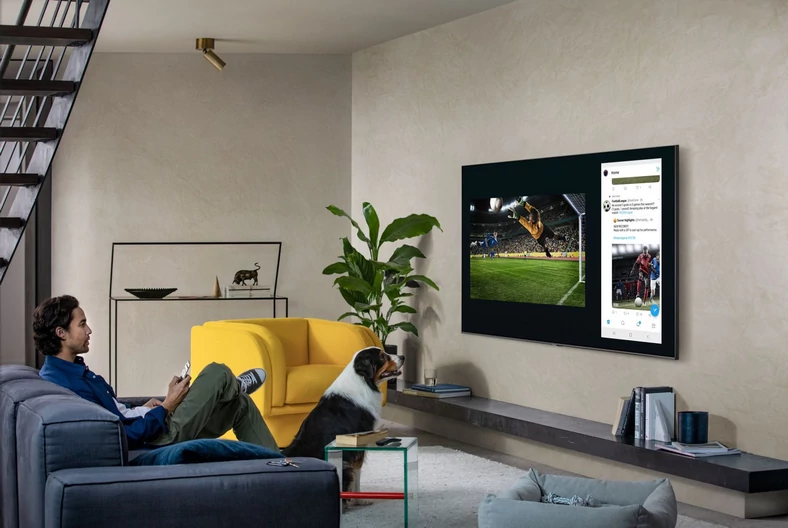 Samsung QLED Q70T i funkcja Multiview - obraz telewizji i ze smartfona na jednym ekranie