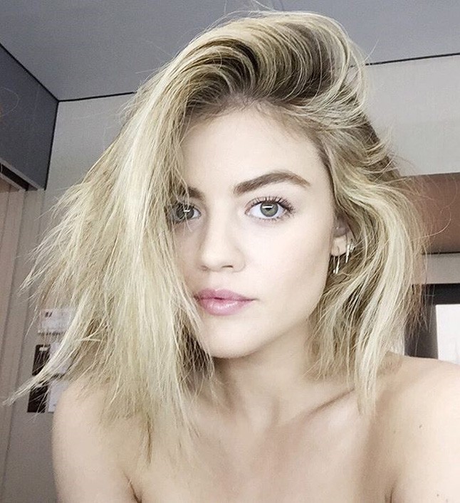 lucy hale, hajszín, hajfestés, kristin ess, sztárfodrász, szőkeség, szőke, szőkére festeni, pretty little liars, sorozatsztár, hazug csajok