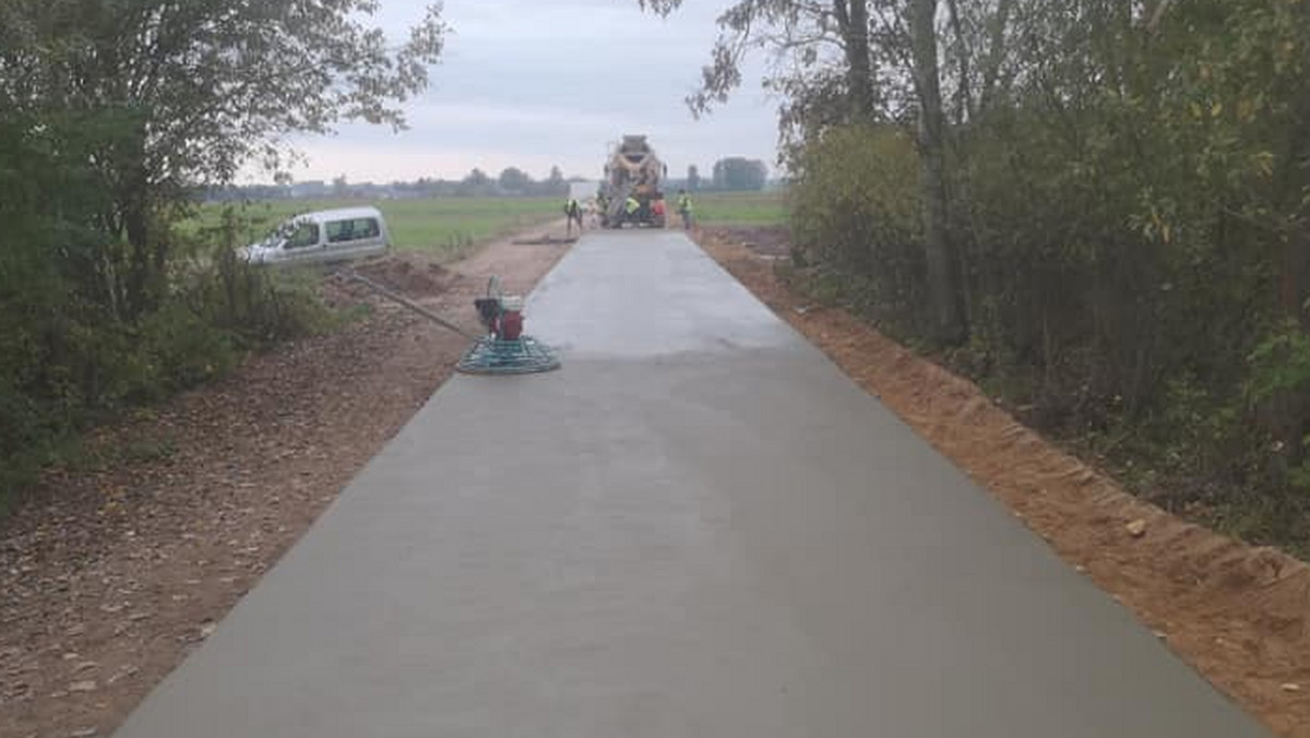 Urzędnicy z Brańska samodzielnie wybudują betonowe drogi dla mieszkańców
