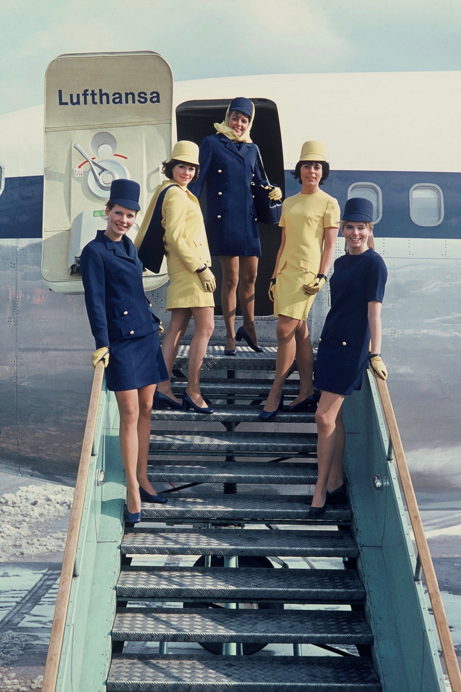 Uniformy Lufthansy z lat 1970-1979. 