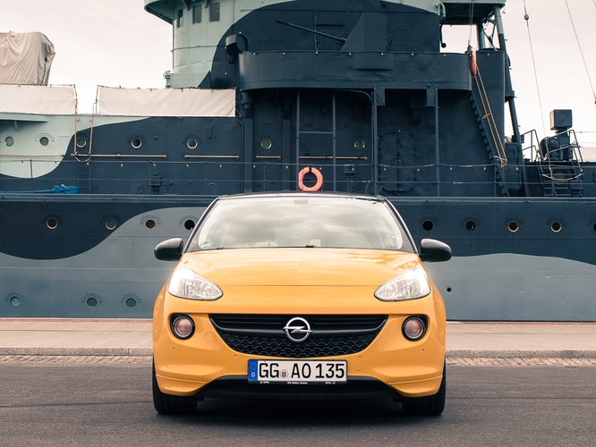 Opel adam