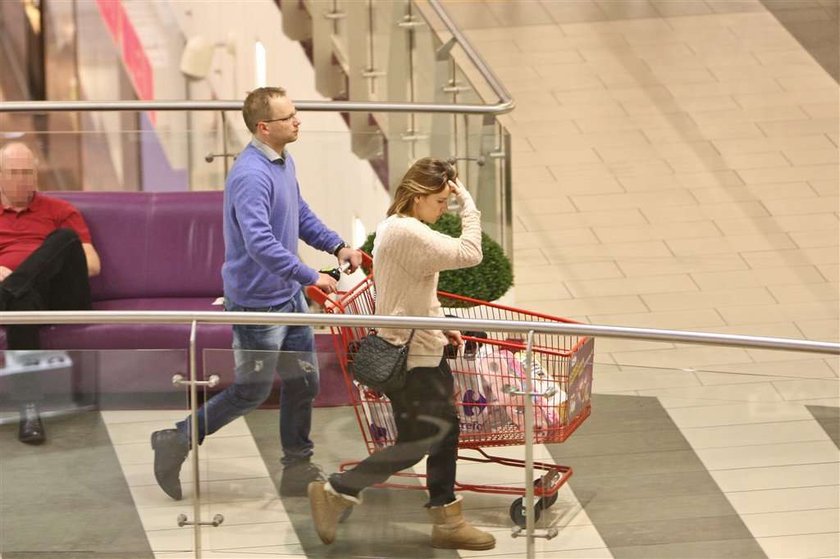 Stuhr na zakupach z żoną. Co przymierzał? FOTO