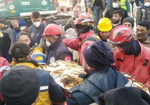 Vatrogasci-spasioci spasili devojku u Turskoj