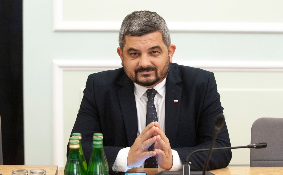 KRZYSZTOF SOBOLEWSKI