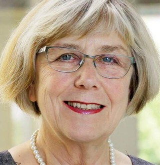 Elżbieta Gołata profesor nauk ekonomicznych, przewodnicząca Komitetu Nauk Demograficznych PAN, prorektor Uniwersytetu Ekonomicznego w Poznaniu