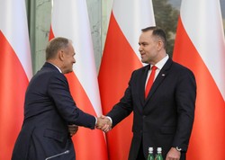 Kto jest lepszym politykiem Donald Tusk czy Karol Nawrocki? Sondaż daje jednoznaczną odpowiedź