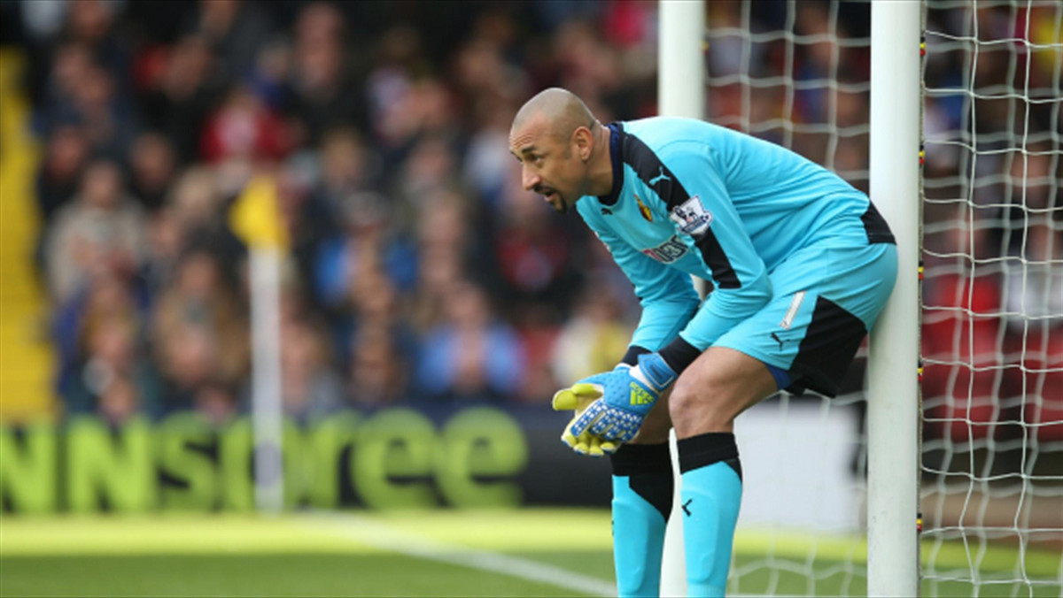 Jedna bramka wystarczyła Stoke City do pokonania Watfordu na wyjeździe w meczu 13. kolejki Premier League. Pechowym strzelcem samobójczego gola był bramkarz miejscowych Heurelho Gomes.