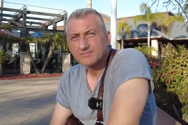 Srbin Srđan u Americi dnevno zaradi 1.000 DOLARA, a pravi i SKUPO PRODAJE SRPSKO  "SIROTINJSKO" JELO koje zna svaka domaćica: Mušterije čekaju i po POLA SATA U REDU