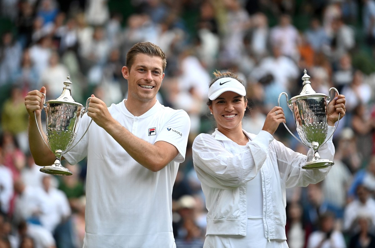Brytyjczyk Neal Skupski (L) i Amerykanka Desirae Krawczyk (P)