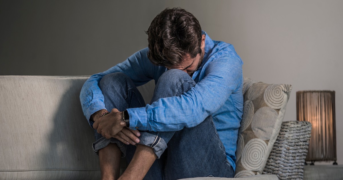 "Chłopaki nie płaczą", "kto stoi, ten się cofa". Nie wierz w to i nie oddalaj się od emocji