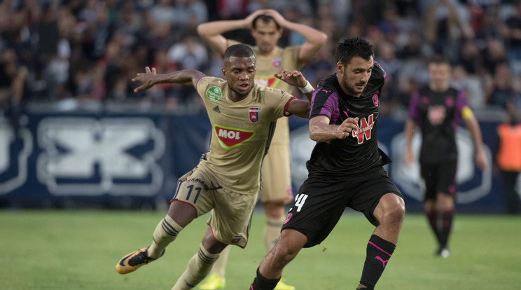 Nego (balra) és a Videoton jól játszott, de így is 2-1-es vereséget szenvedett a Bordeaux elleni első összecsapáson az
Európa-ligában/Fotó:MTI