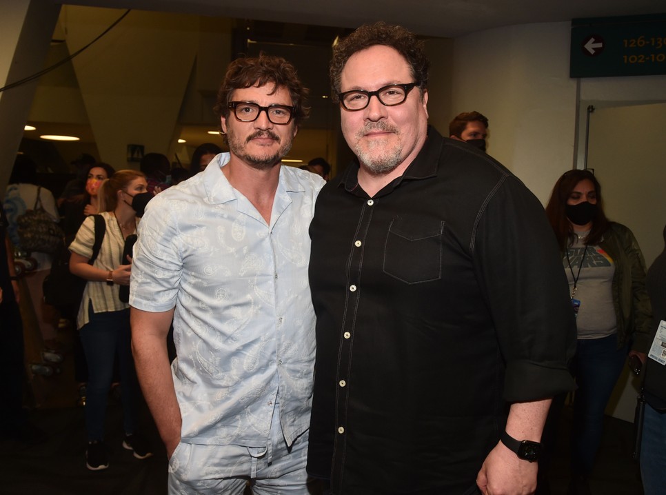 Pedro Pascal és Jon Favreau
