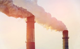 Sprzedaż uprawnień do emisji CO2. Polska zarobiła ponad 25 mld zł w 2021 roku