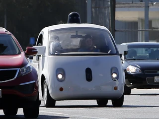 Google, Tesla, others wait for DMVs self-driving rules