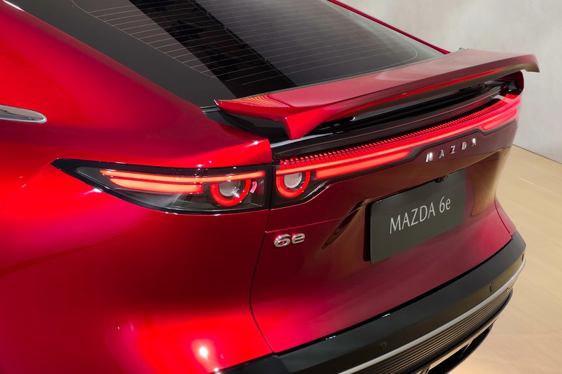 Nowa Mazda 6e