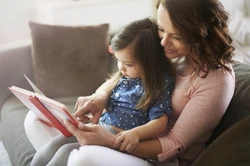 Okiem blogerek parentingowych: 10 powodów, dla których warto czytać dziecku