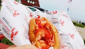 I tried five of the most famous lobster rolls in Portland, Maine, and my favorite was also in the best setting.Erin McDowell/Business Insider