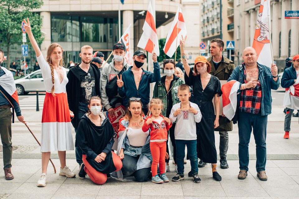 "Dekolt dla Białorusi". Protest w Warszawie