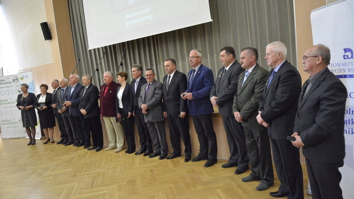 - Dokładnie 25 lat w Wolnej Polsce odważnie i bez kompleksów z wielkim entuzjazmem wzięliśmy sprawy w swoje ręce. Jestem przekonana, że razem odnieśliśmy wielki sukces również tutaj, w naszej małej ojczyźnie, regionie Lubuskim - mówiła marszałek Elżbieta Anna Polak.