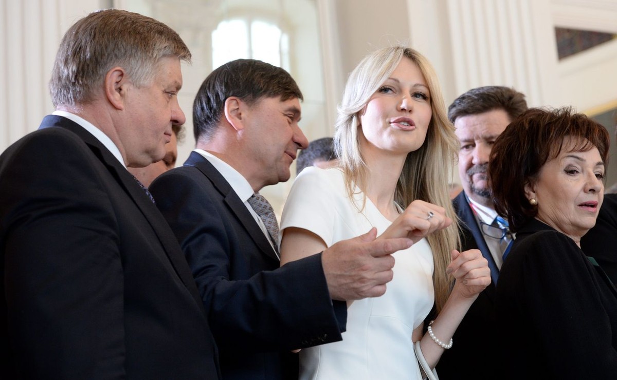 Magdalena Ogórek i politycy PiS