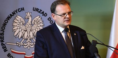 Więcej pieniędzy dla działaczy opozycji