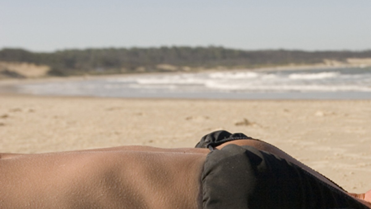 Plażowicze się ucieszą: tylko 1,5 km z 528 km polskiego wybrzeża nie nadaje się do kąpieli! Jedynie na krótkich odcinkach plaż sąsiadujących z ujściami rzek i kanałów czy przystaniami rybackimi woda nie spełnia wymagań sanitarnych.