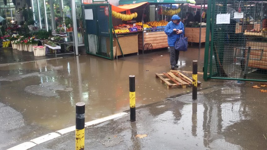 Ulaz potpuno pod vodom