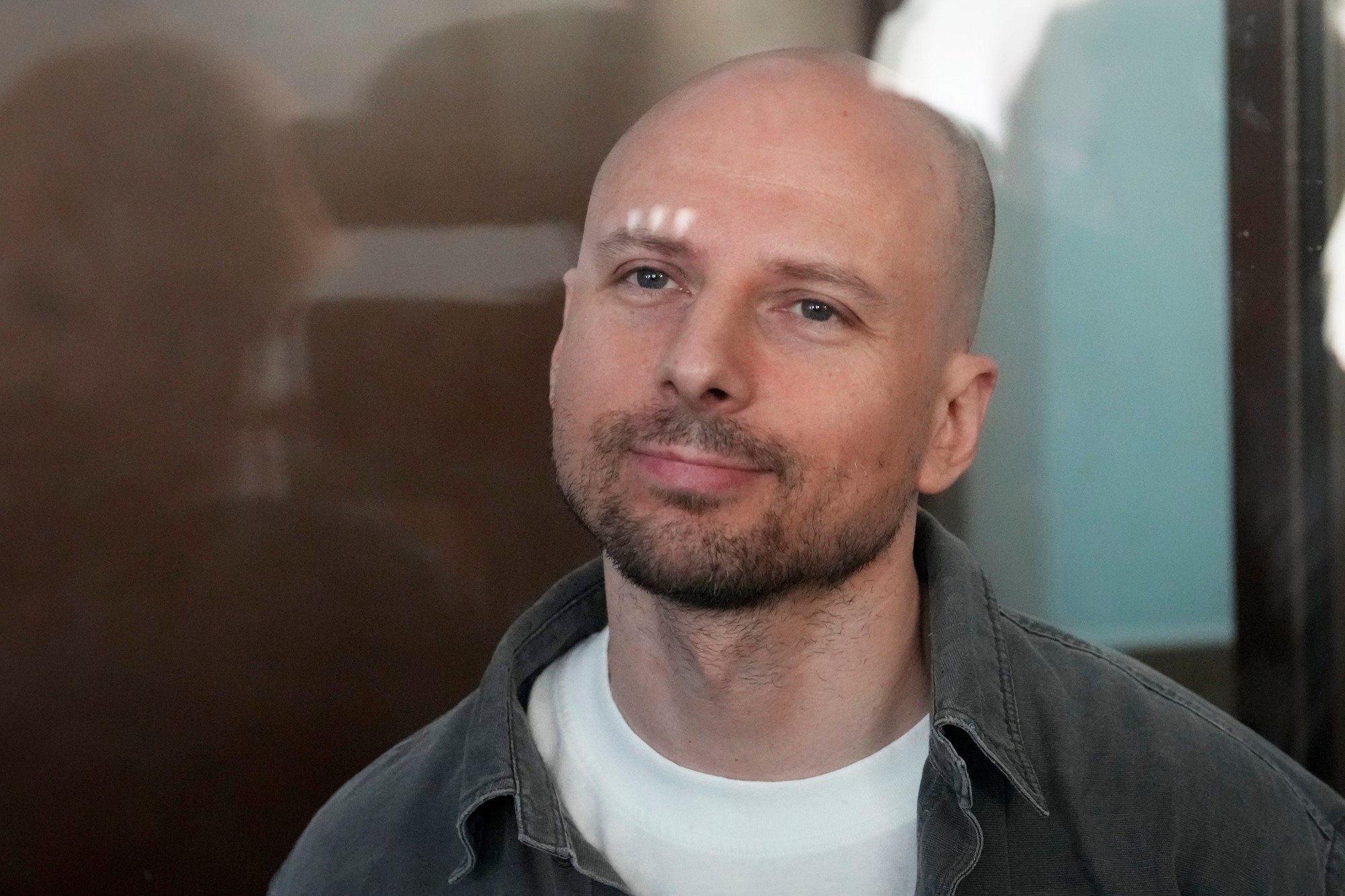 Ruský novinár Sergej Karelin.