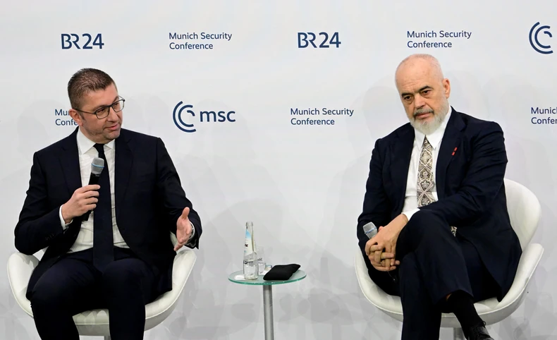 Edi Rama, Hristijan Mickoski