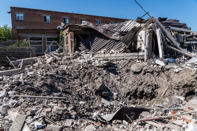 Zniszczenia w Charkowie po rosyjskim ostrzale